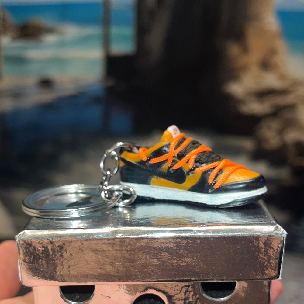 #93| miniture Nike Black and Orange Sneaker Keychain w/ box